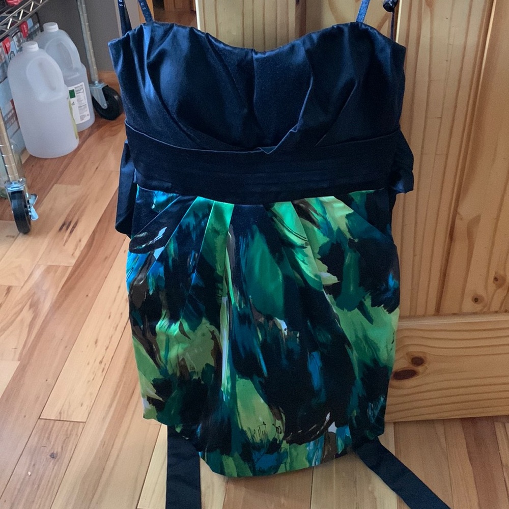 Summer dress. Size 3. Wore once to a wedding.